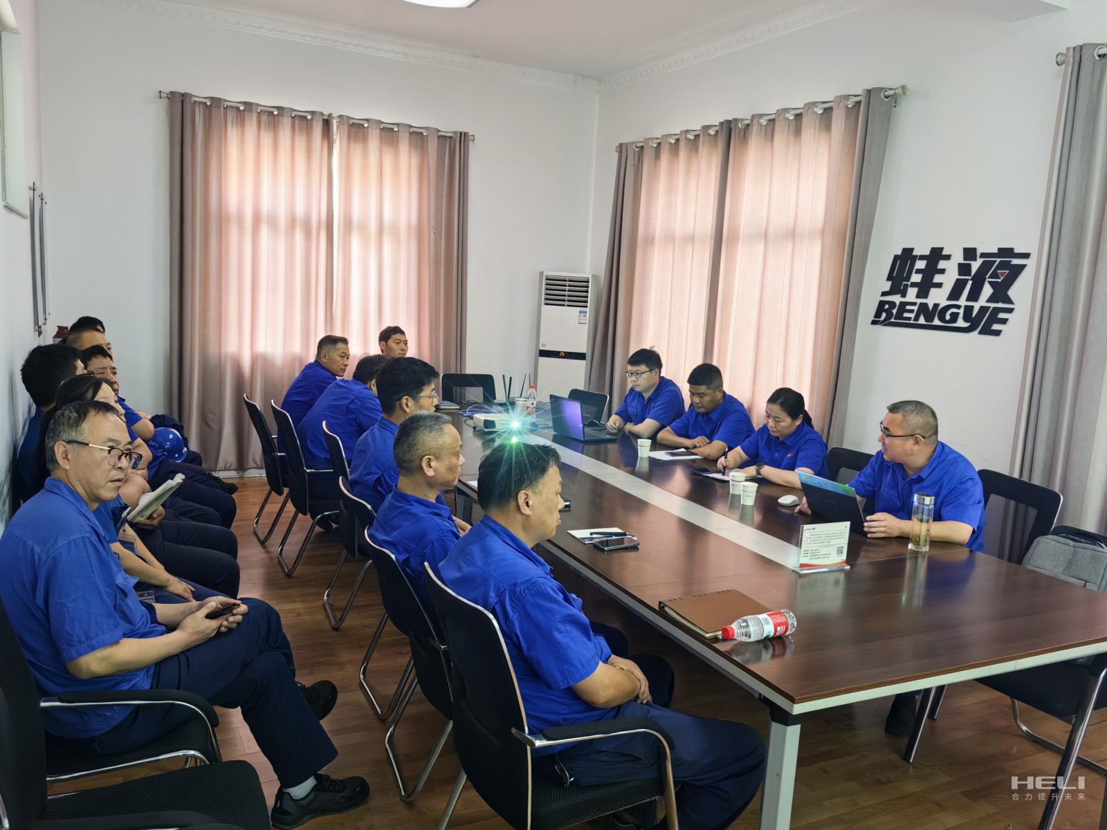 班組長(zhǎng)交流、答疑解惑.jpg