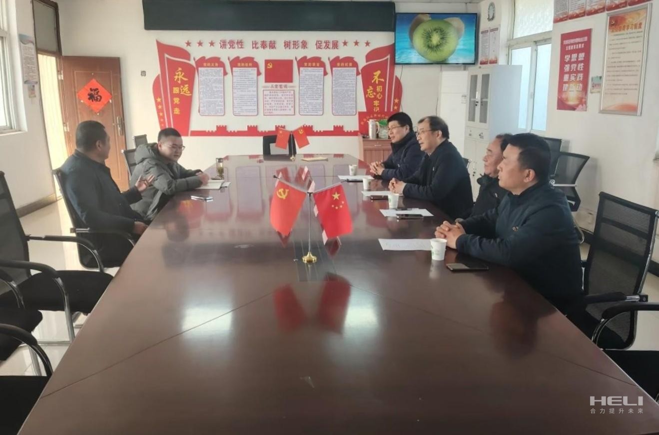 現(xiàn)場召開座談會(huì).jpg